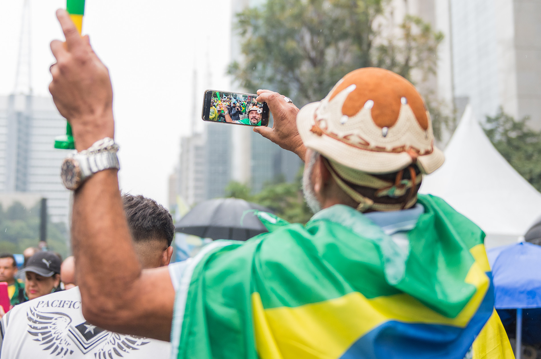 Manifestantes no 7 de Setembro - Av. Paulista | Luciano Braz Fotografia